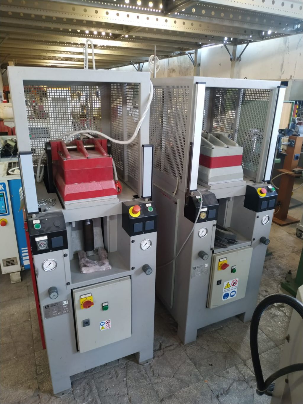 Pressa a campana TECNO 2 . modello T30/R1