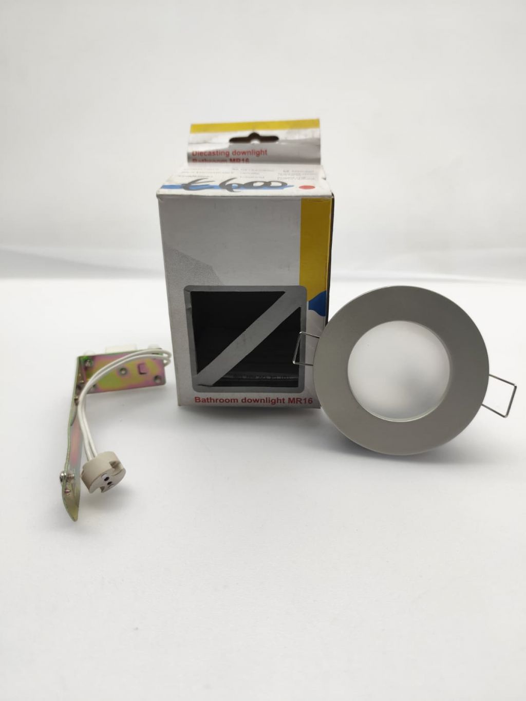 FARETTO DA INCASSO TONDO BATHROOM DOWNLIGHT MR 16 TITANIUM